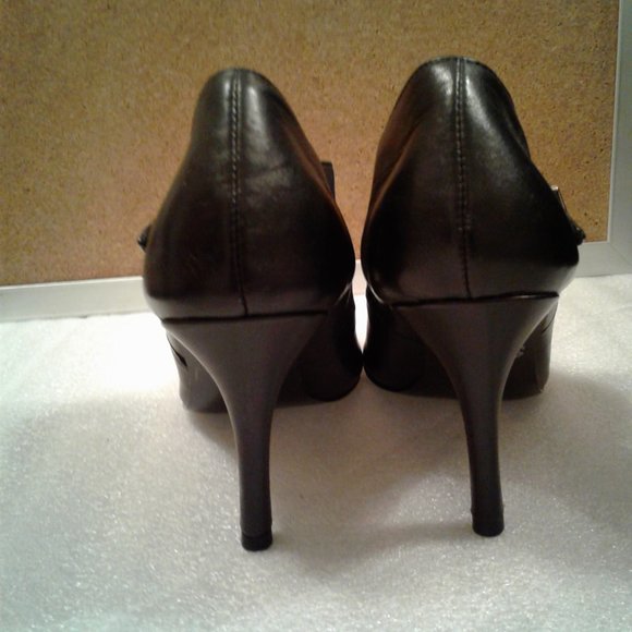 Guess Woman's Black Leather Ankle Boots Style WGSETTING- M    Size 8M  NWOT - Picture 3 of 8